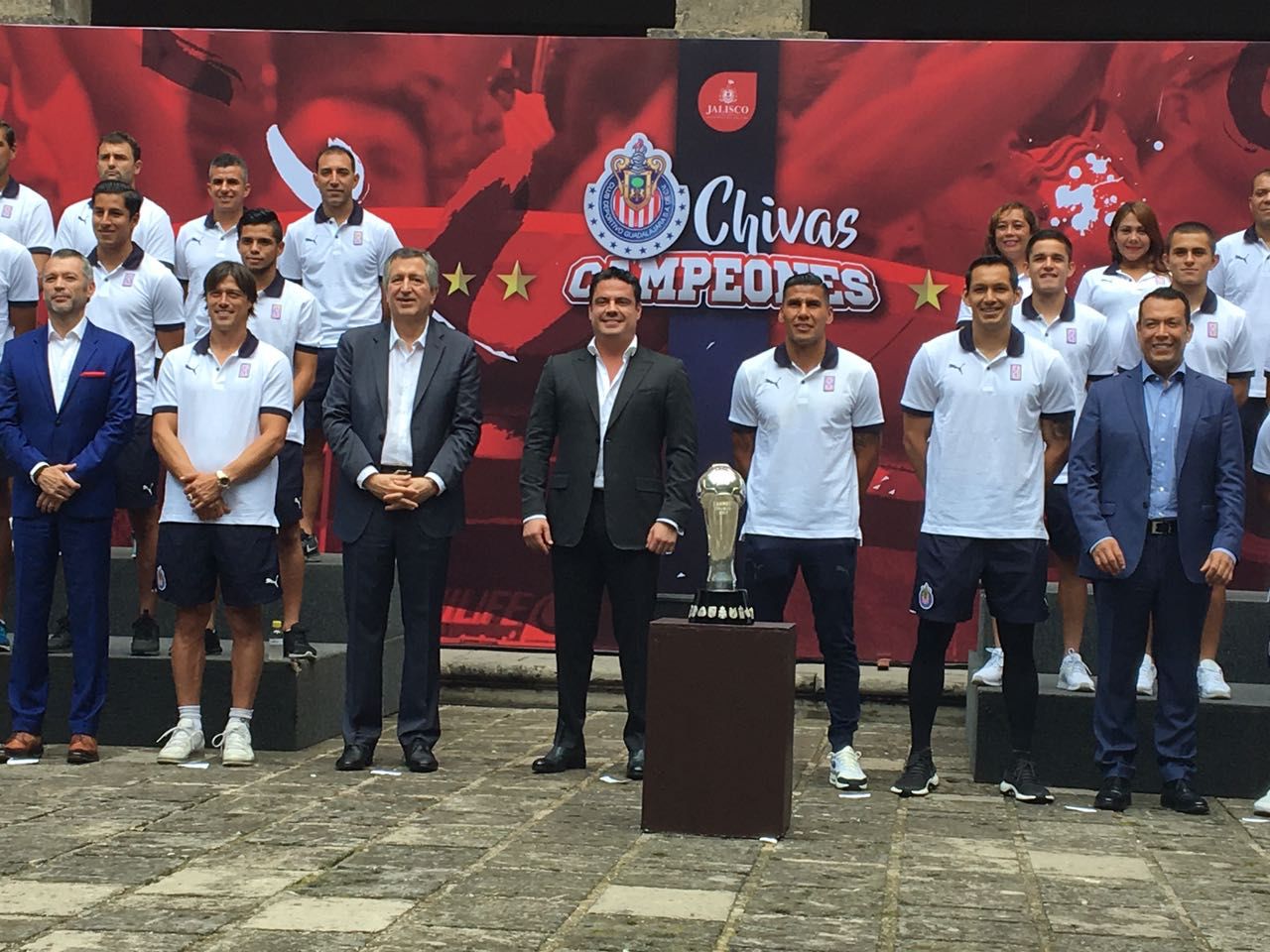 Familia Vergara cumple 20 años al frente de Chivas