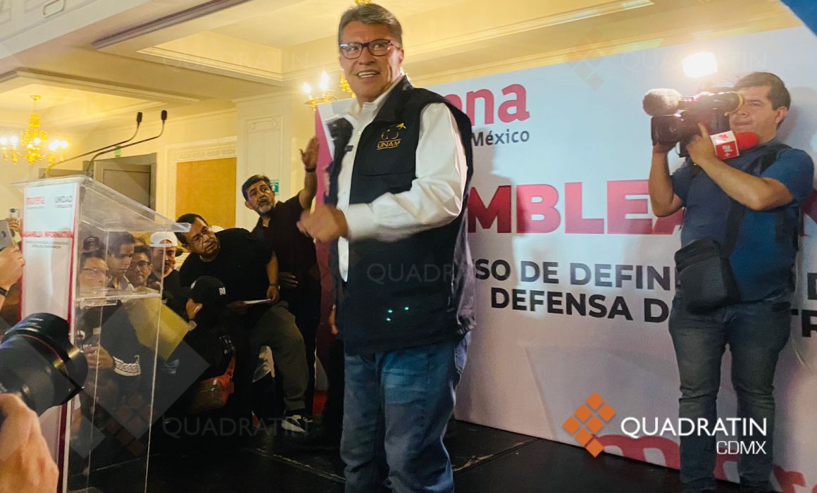 Monreal pide a jóvenes ayudarlo a transmitir su propuesta