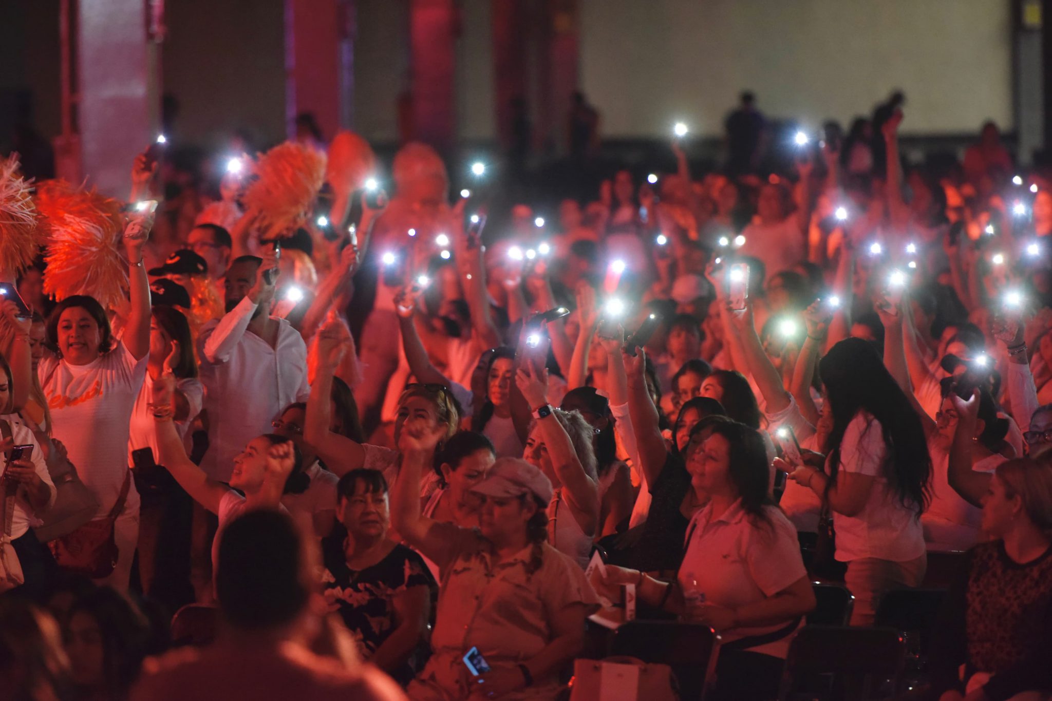 Presenta Pablo Lemus Sus Propuestas Ante 25 Mil Mujeres