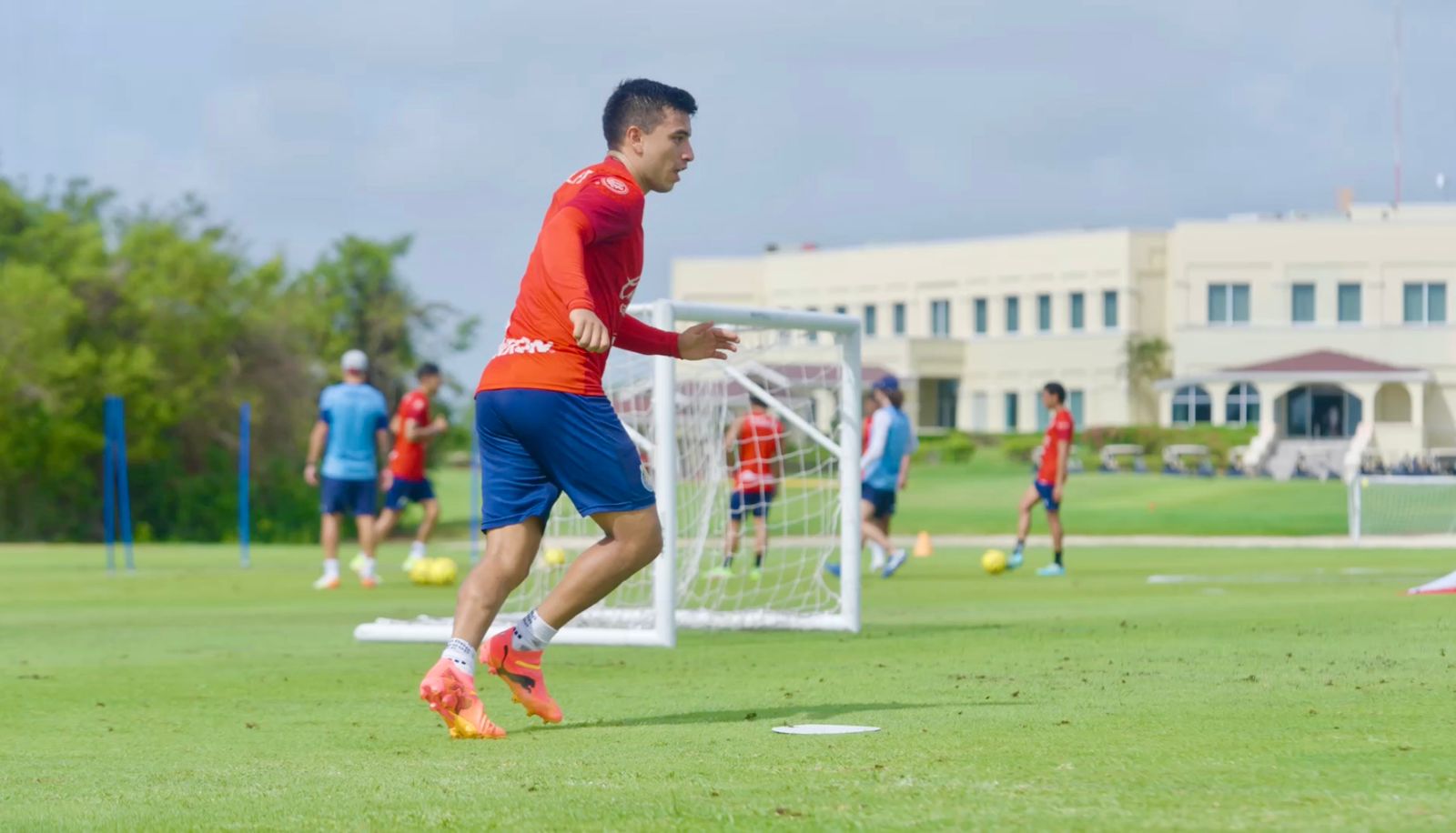 Beltr N Rechaza Vacaciones Para Unirse A Pretemporada De Chivas