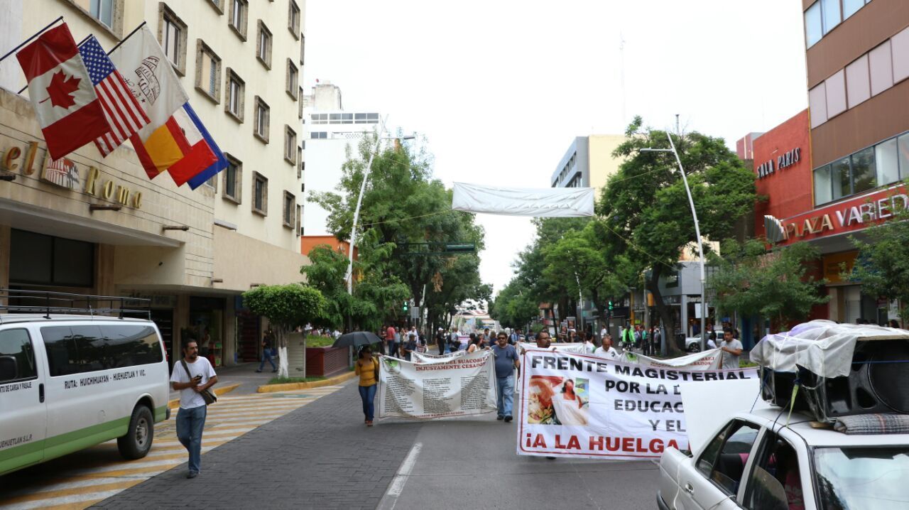 Marcha Cucsh apoyo a maestros 220616 04