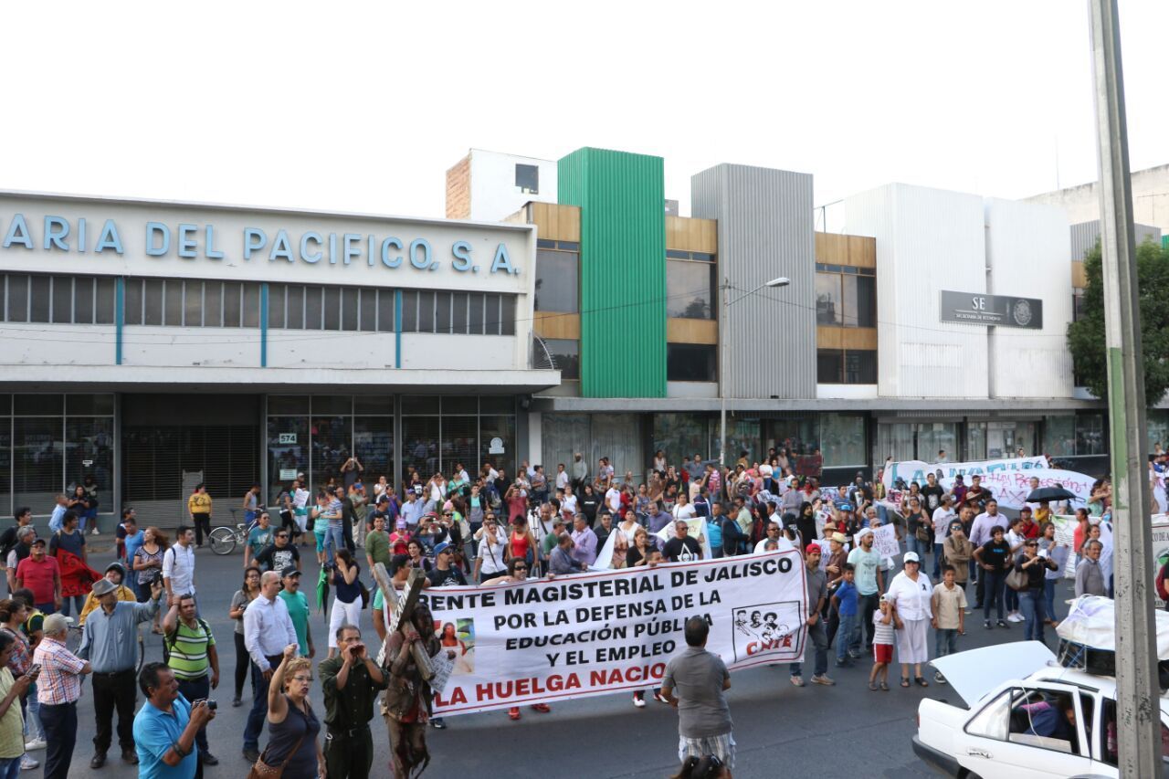 Marcha Cucsh apoyo a maestros 220616 11