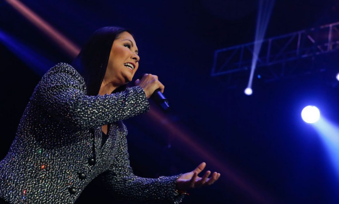 Ana Gabriel – Por Amor A Ustedes