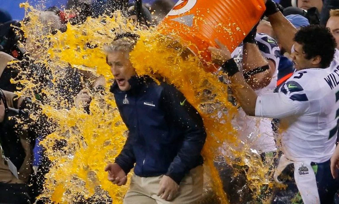 El tradicional baño de la victoria del Super Bowl, ¿de qué color será?, Deportes