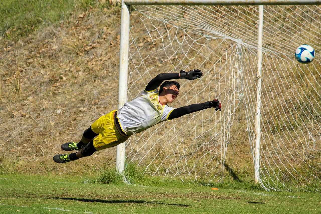 En Leones Negros se exige con el ejemplo