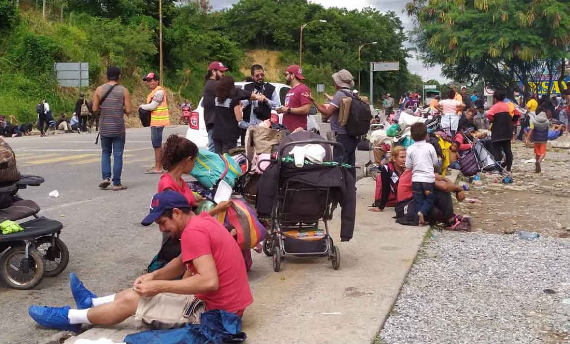 Avanza caravana migrante hacia Veracruz