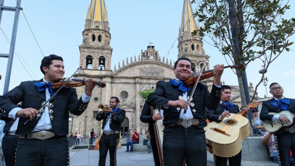 Un recorrido por las cantinas tradicionales de Guadalajara: anécdotas de  tapatíos