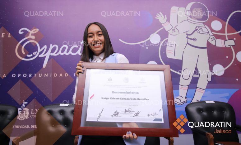 Recibe Katya Echazarreta un reconocimiento en el Congreso de Jalisco  