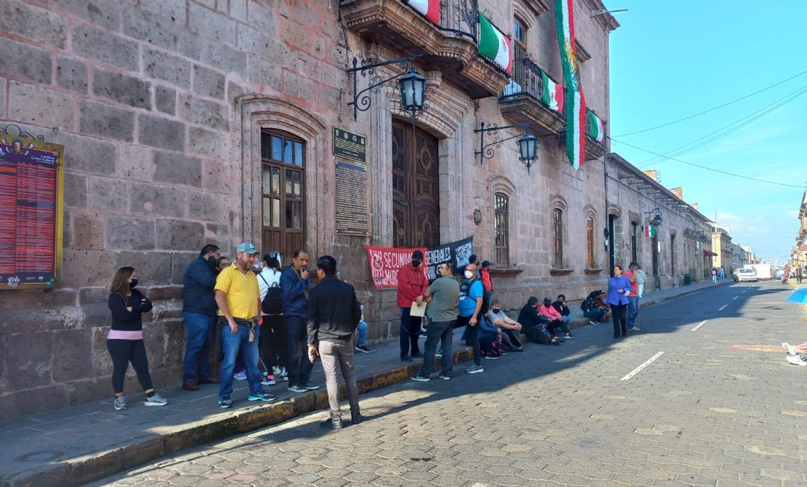 Maestros De La CNTE Toman Palacio Municipal Y Bloquean Calles En Morelia