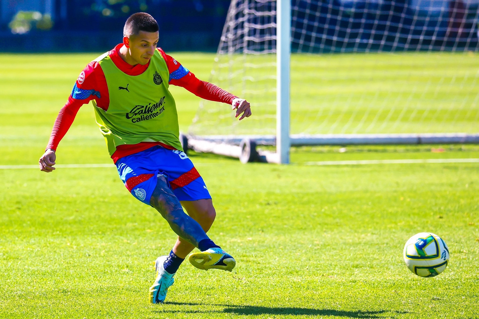 Piojo Alvarado Vuelve A Los Entrenamientos Con Chivas 7938