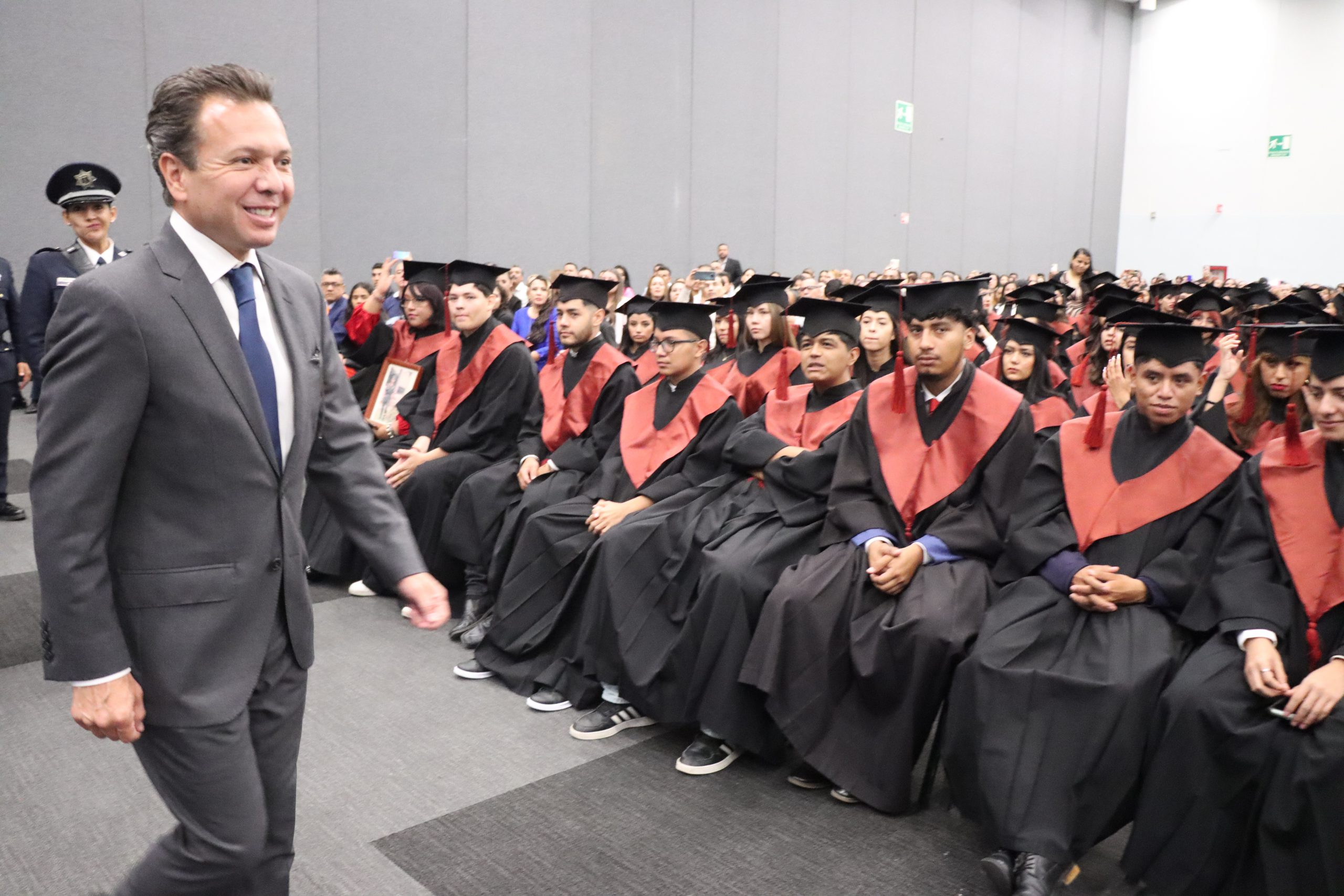 Se Gradúan 455 Estudiantes Del Cecytej Plantel Parque Solidaridad