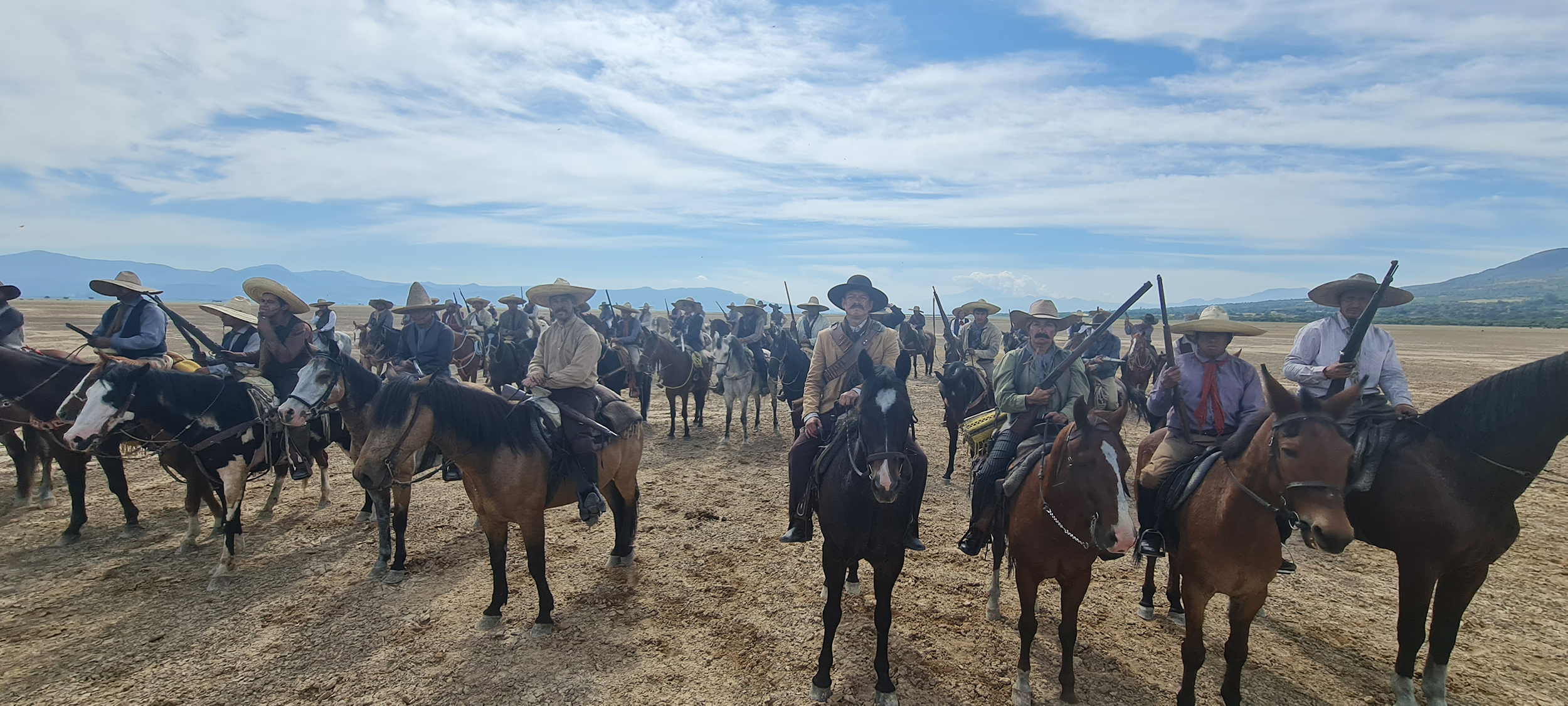 Pancho Villa El Centauro Del Norte Cabalga Con Paso Jalisciense