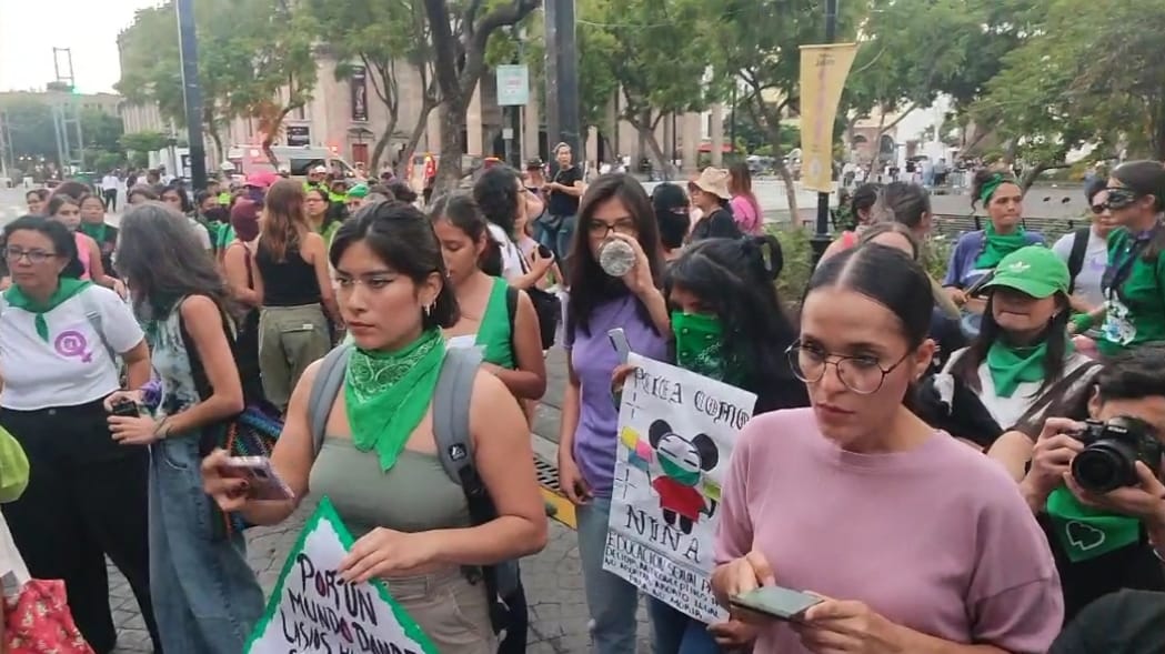 Cientos de mujeres marchan en Jalisco por la despenalización del aborto