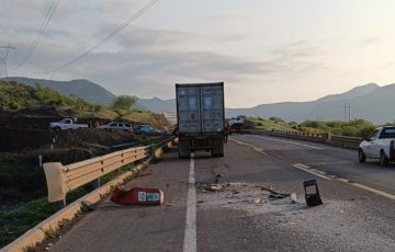 Choque de tráiler y autobús deja 7 lesionados en la Siglo 21 ...