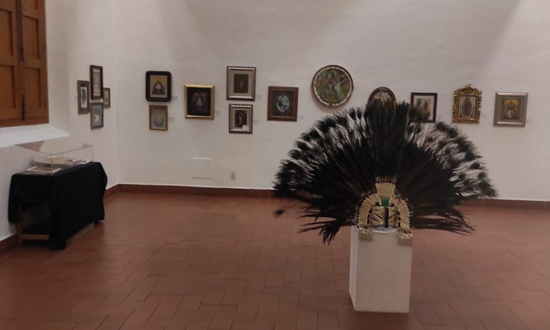 El arte plumario, herencia sagrada que revive con el Grupo Quetzal 