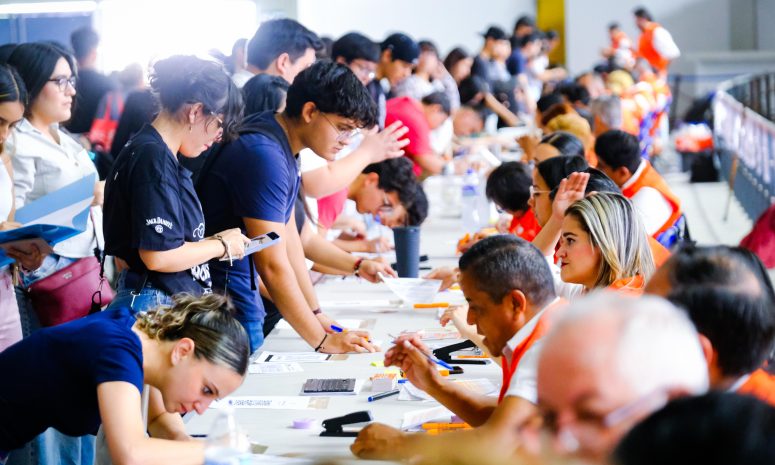 Comienza la entrega de tarjetas Yo Jalisco, Apoyo para el Transporte 100%