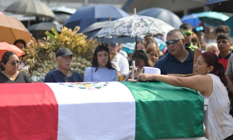 ¡Hasta siempre América!: sepultan a cadete de Semar