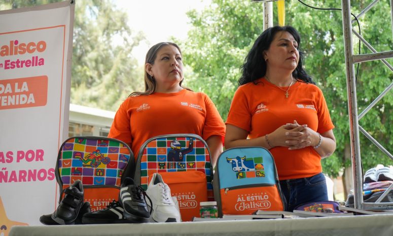 Programa Listo Jalisco llega con útiles escolares a Jamay y Poncitlán