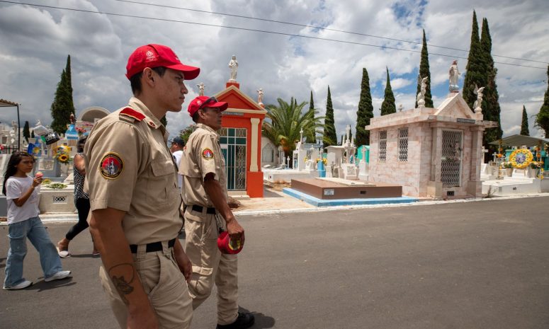 Reporta Guadalajara saldo blanco en cementerios por el Día del Padre