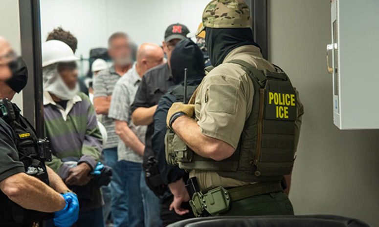 Cómo ubicar a un migrante detenido por ICE 