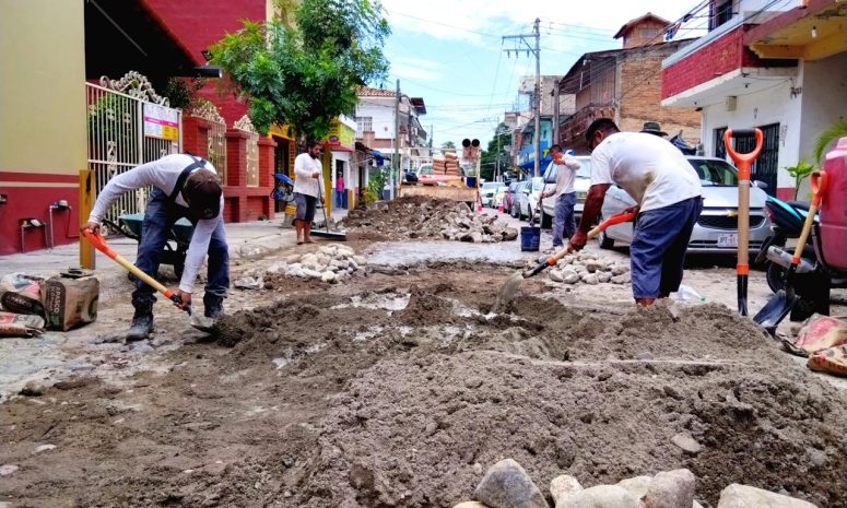 Llegan las lluvias y con ellas los socavones a Puerto Vallarta