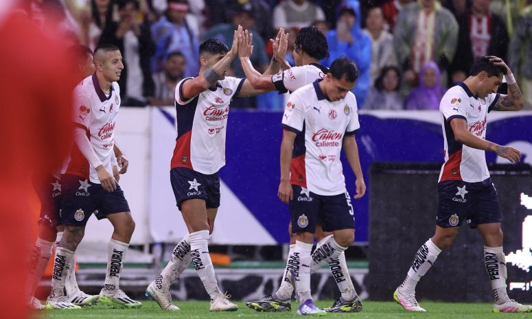 Cierra Chivas pretemporada con goliza sobre Leones Negros