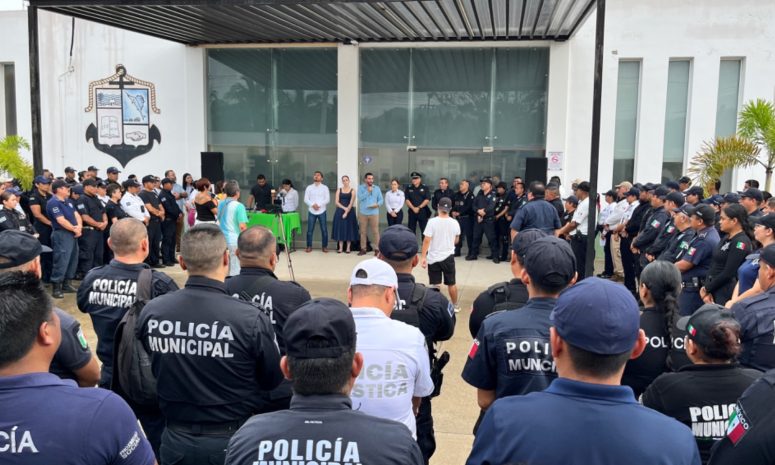 Policías de Vallarta amagan por manifestarse por no haber recibido bono