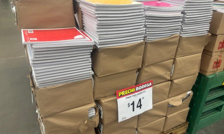 De última hora, familias saturan papelerías del Centro de Guadalajara