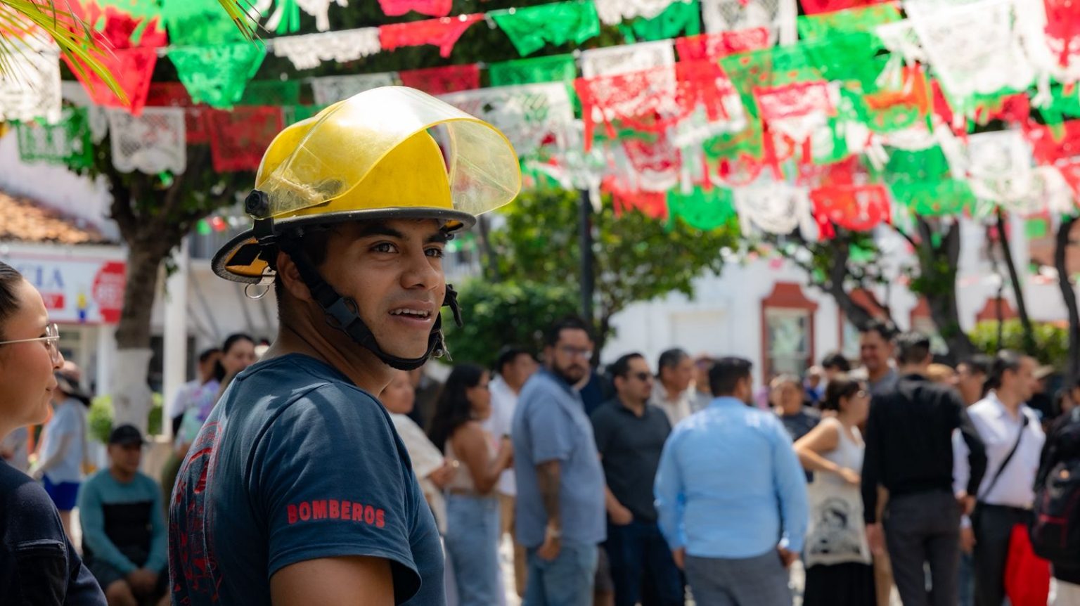 Miles de personas participan en Vallarta en Segundo Simulacro Nacional ...