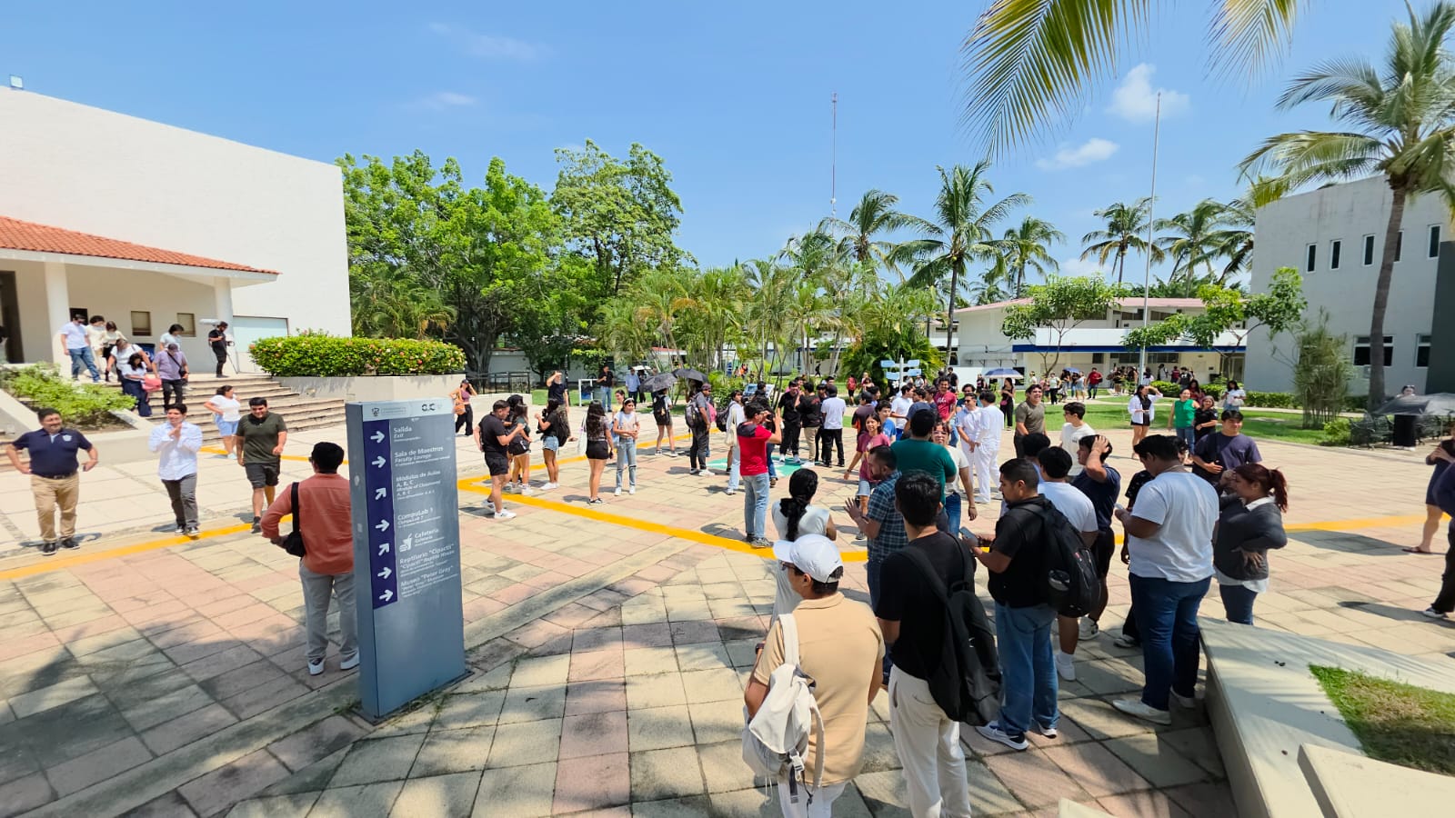 Miles de personas participan en Vallarta en Segundo Simulacro Nacional ...
