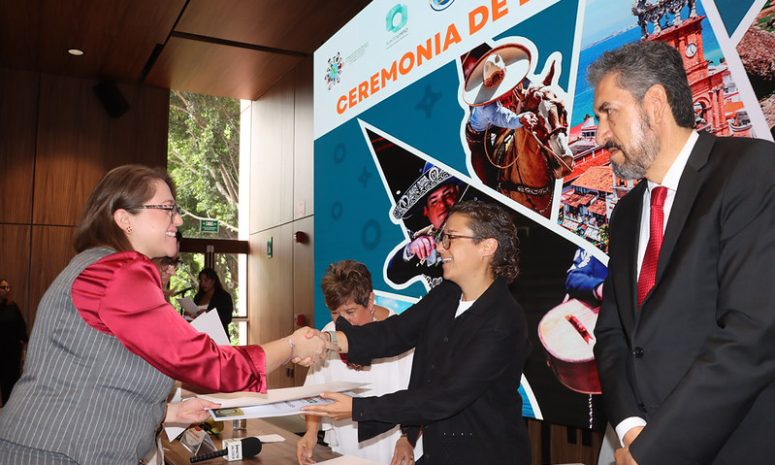 Reconoce Jalisco a 97 empresas por elevar los estándares de atención e higiene