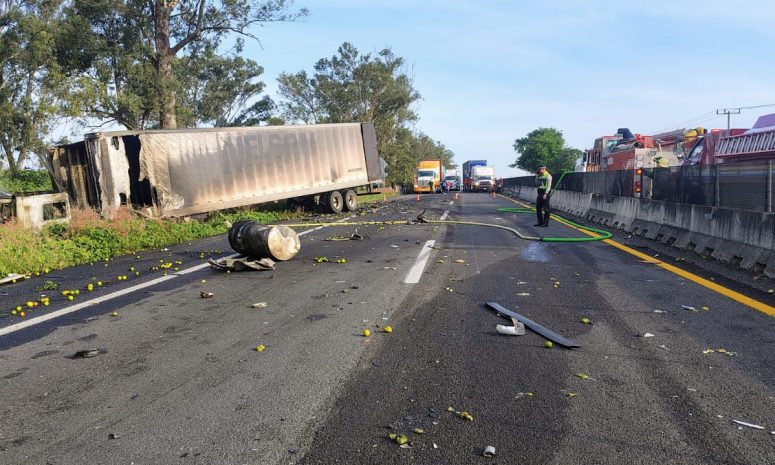 Carambola en la autopista Guadalajara-Colima deja un muerto 