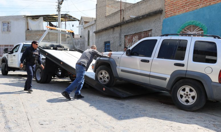 Retiran más de 2 mil vehículos abandonados en Tlaquepaque 