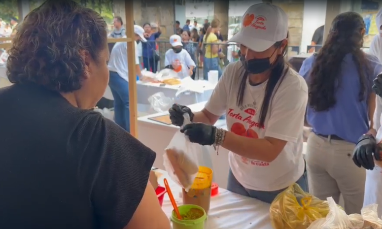 Guadalajara festeja el Día de la Torta Ahogada con 26 mil piezas gratis
