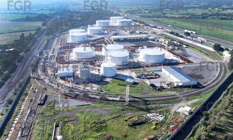 Empresas, sin acreditar legalidad de 59 millones de litros de combustible: FGR