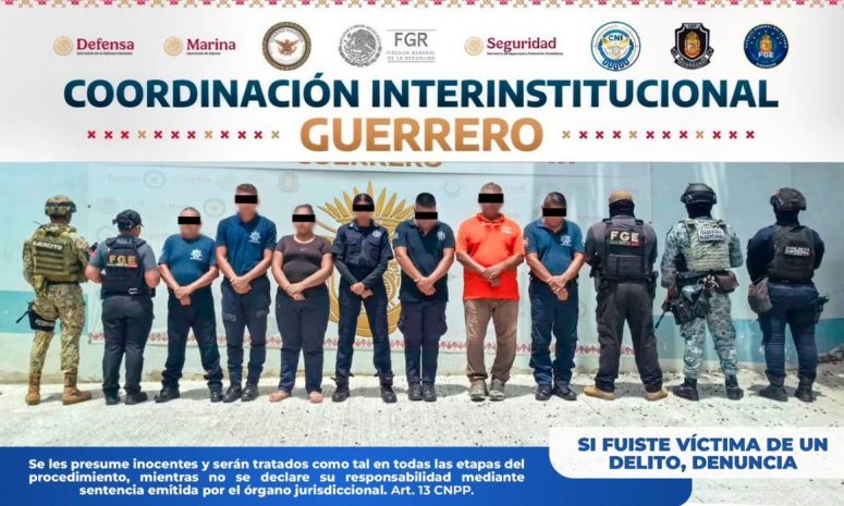 Toman federales la Policía de Coyuca y detienen a 7 agentes