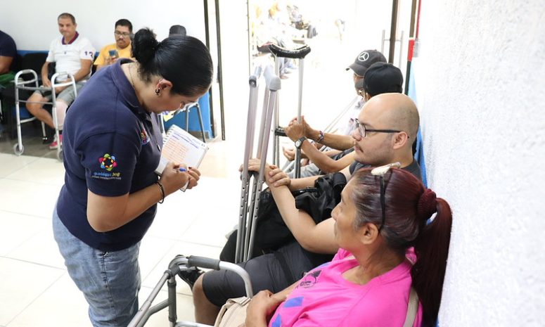 Entregan prótesis a 37 personas con discapacidad neuromotora en Jalisco