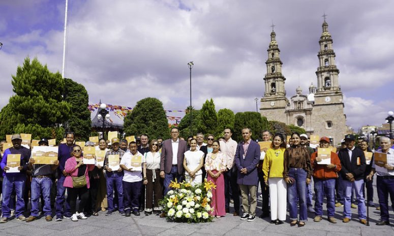 Respalda Prodeur entrega de 100 títulos de propiedad en Encarnación de Díaz