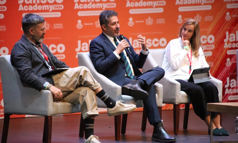 Analizan retos de la IA en las aulas y su impacto en el aprendizaje