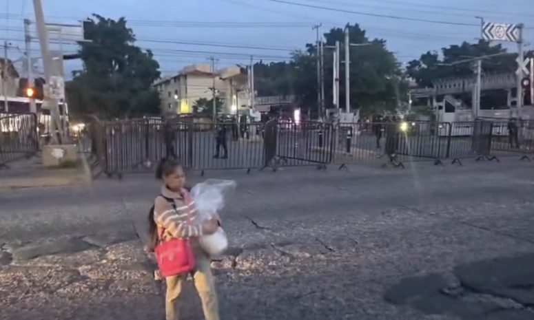 Vallas en estación España buscan evitar choques en protestas por agua