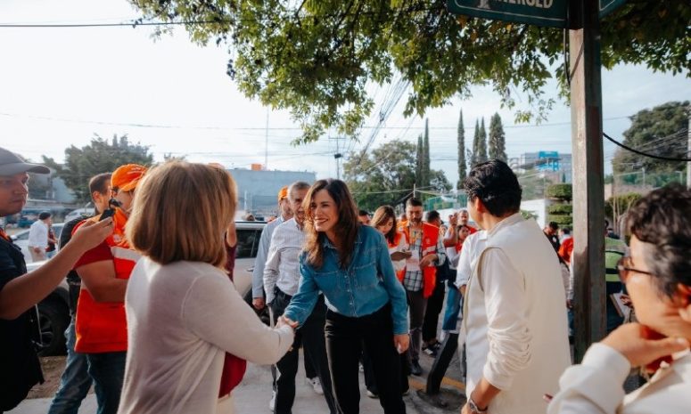 Anuncia Vero Delgadillo 2.5 mdp para rehabilitar Jardines de Plaza del Sol