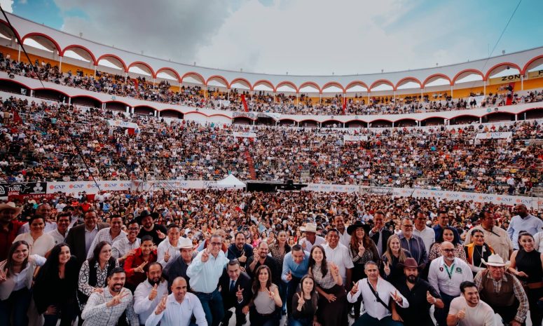 Reconocen a servidores públicos de Guadalajara por su trabajo cotidiano