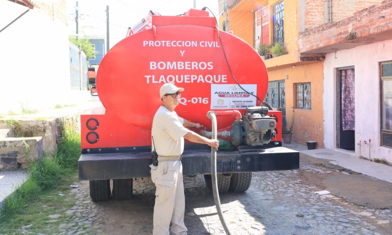 Tlaquepaque instala 60 cisternas y despliega 32 pipas ante la falta de agua